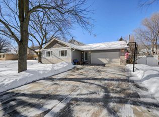 7765 Ranchview Ln N, Maple Grove, MN 55311