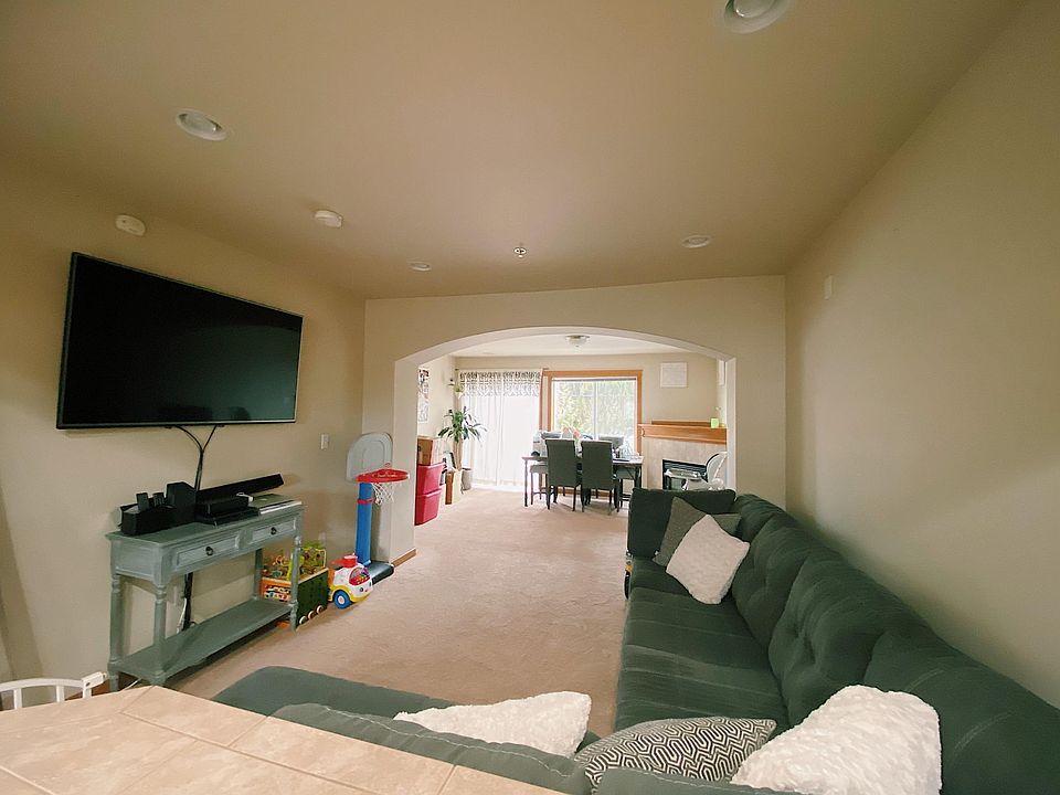 2nd image of 15319 Ash Way APT A5