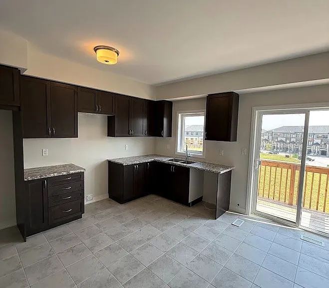 660 Colborne St W #155 — Photo 7