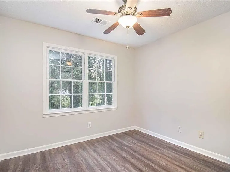 1560 Red Briar Way — Photo 6