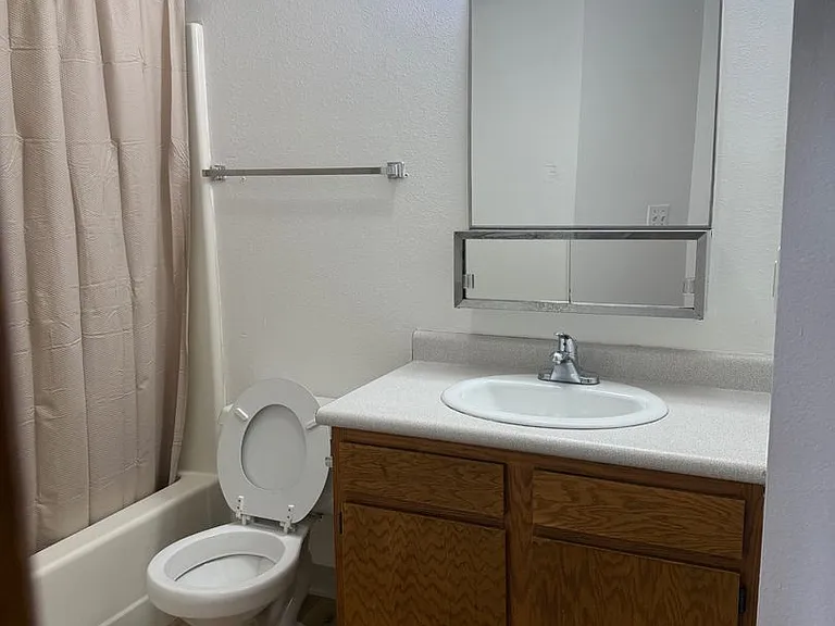 Prospect Apts. Toledo Iowa — Photo 7