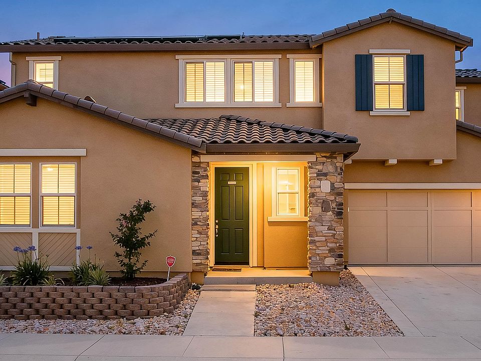 1st image of 531 Lavender Dr