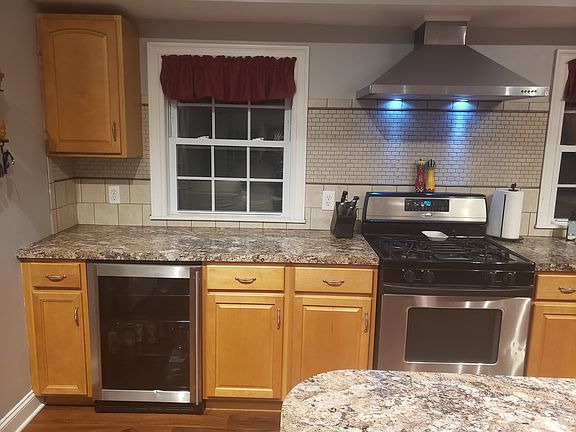 4th image of 4119 Wildwood Dr