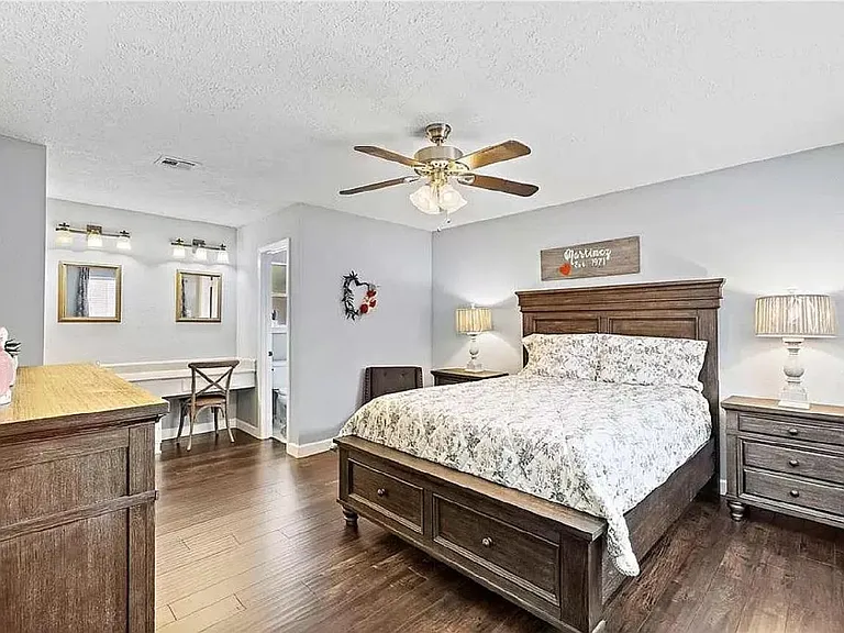 2534 Colonial Ridge Dr — Photo 10
