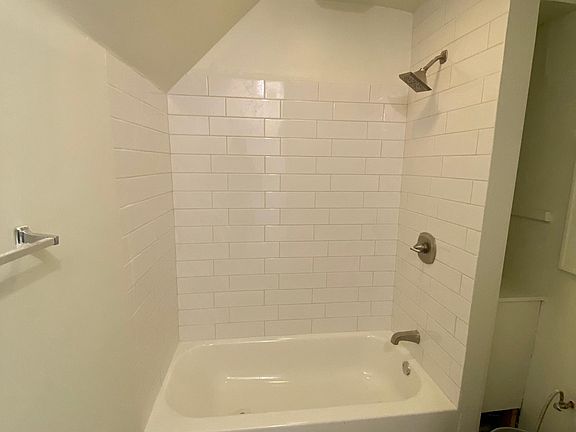 2nd image of 2625 Quincy St NE #2