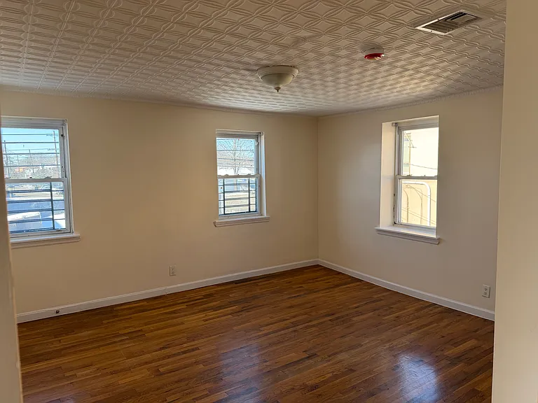 1342 New York Ave #1 — Photo 2
