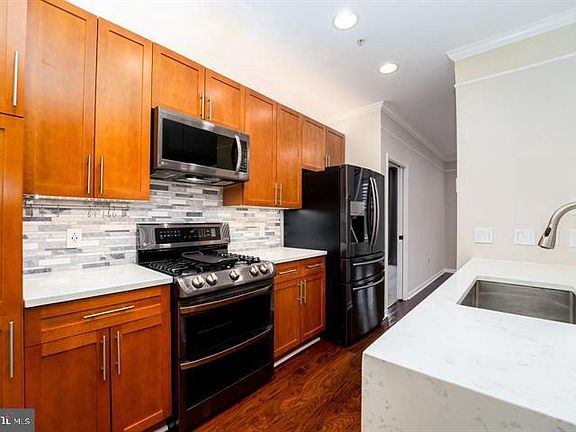 3rd image of 444 W Broad St Unit 725
