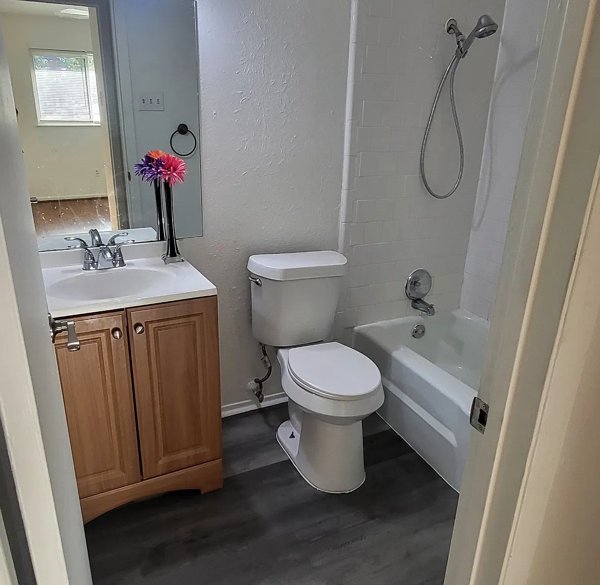 3 bed, 1100 sqft, $1,600 — Photo 3