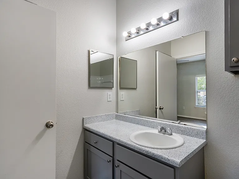 The Lodge at Lost Pines Apartments — Photo 79
