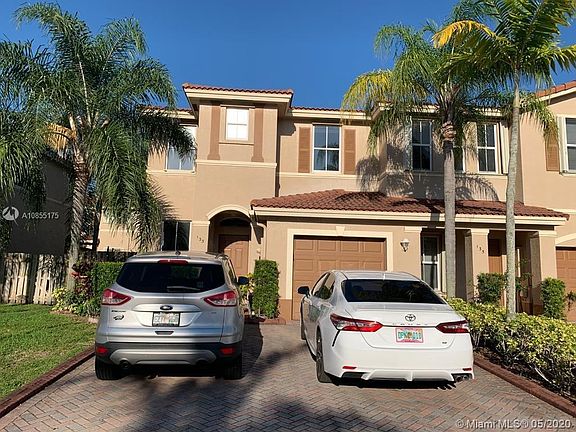 2nd image of 133 Riverwalk Cir E #133