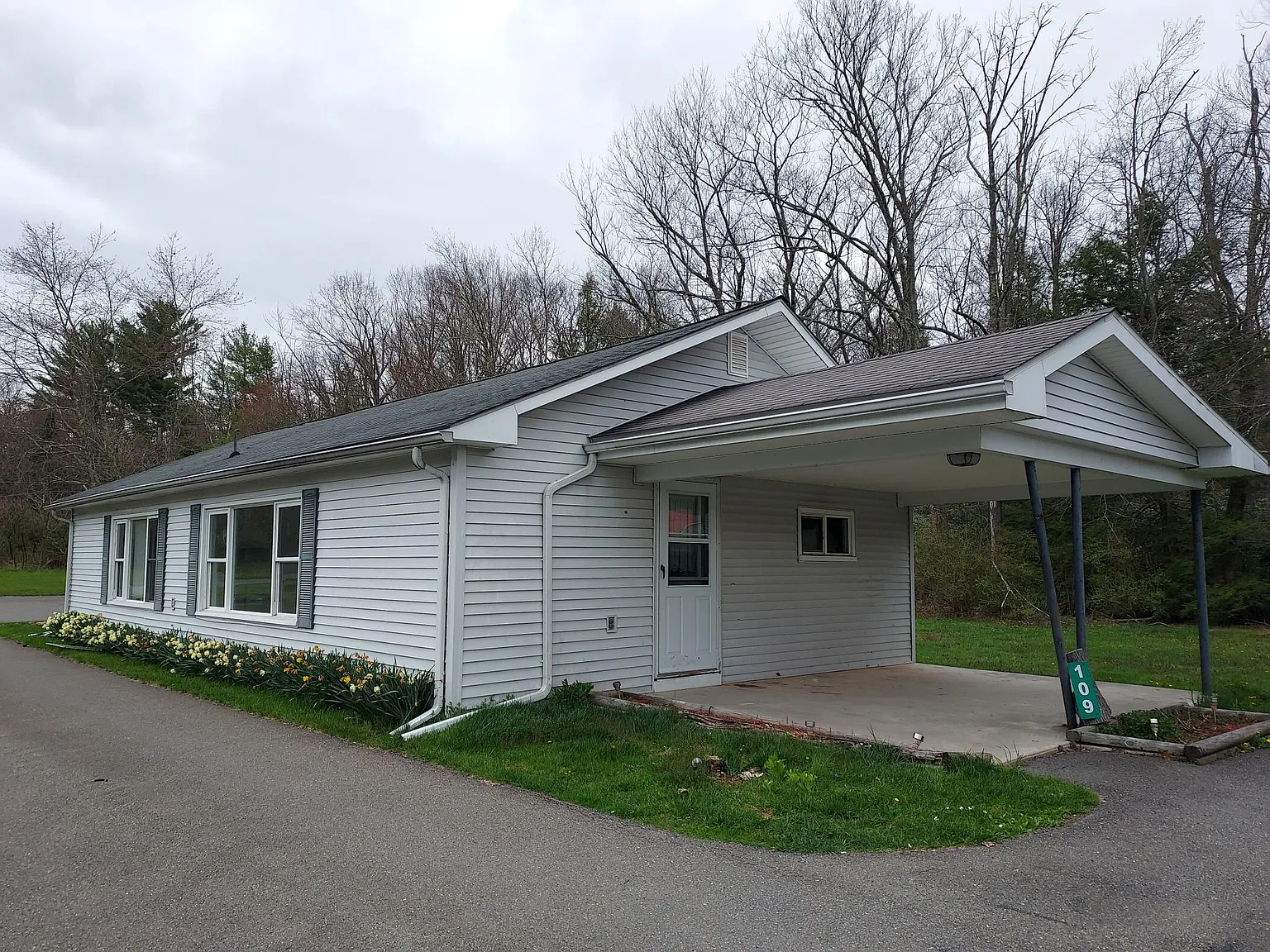 2 bed, $1,295 — Photo 1