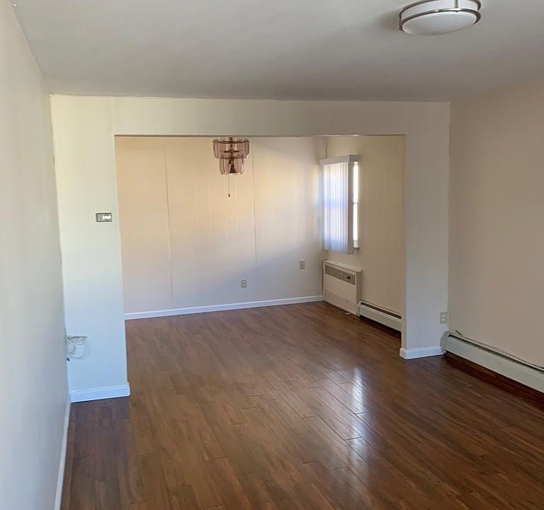 2nd image of 370 Montauk Ave Floor 2