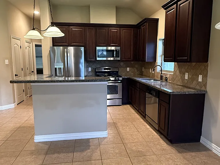 107 Mallory Ln — Photo 6