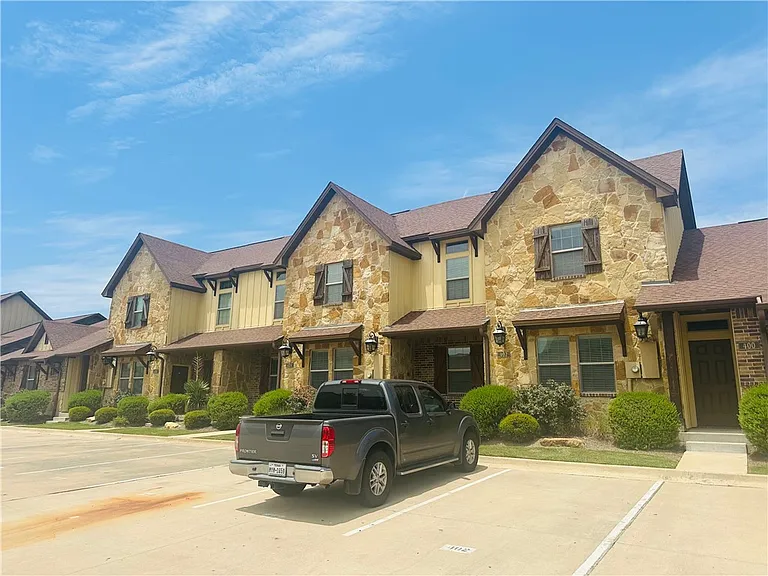 402 Baby Bear Dr — Photo 8
