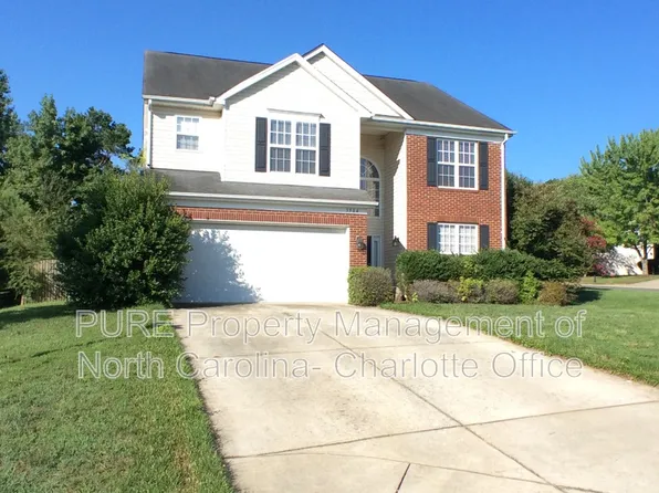 3904 Luthers Rock Ct, Charlotte, NC 28270