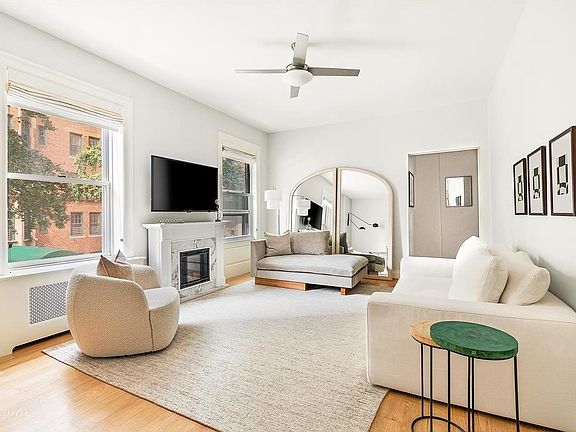 2nd image of 161 Henry St APT 2C