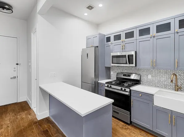 12 Belvedere Street 3B image 2 of 9