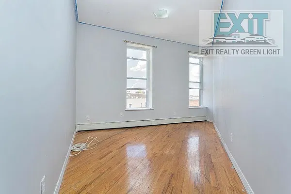 Rented by Green Light Real Estate Group Corp | media 14