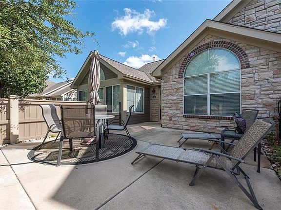 3rd image of 30 Wildwood Dr APT 31