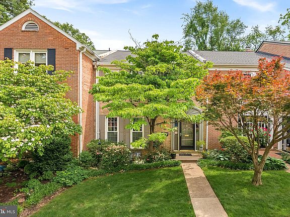 2nd image of 2075 Hopewood Dr