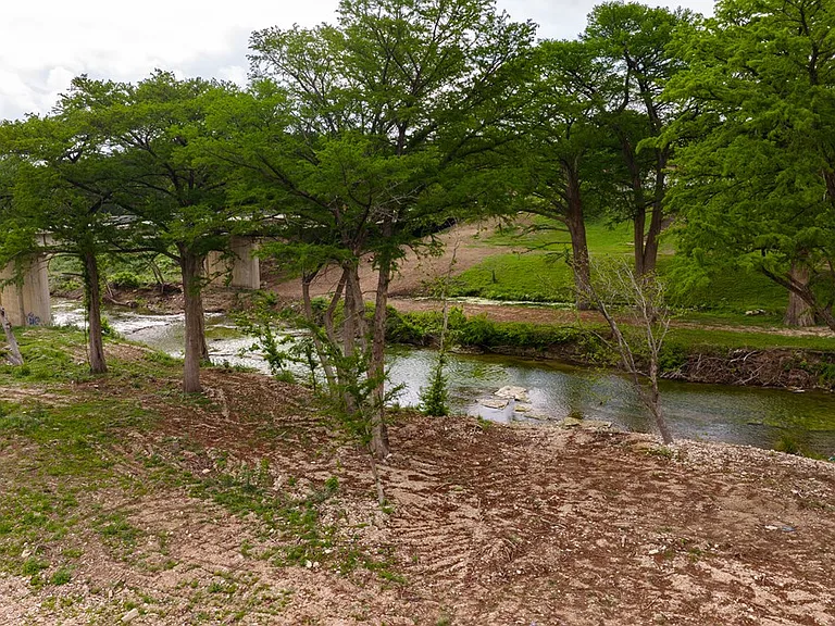 123 FM 480 — Photo 58