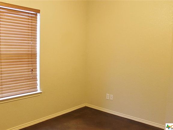 5th image of 212 Anne Louise Dr #B