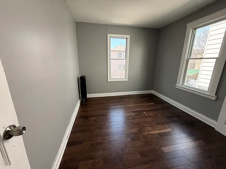 31 Aldine St #2 — Photo 5