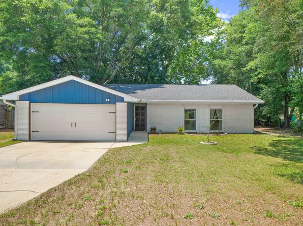 39 9th St, Shalimar, FL 32579