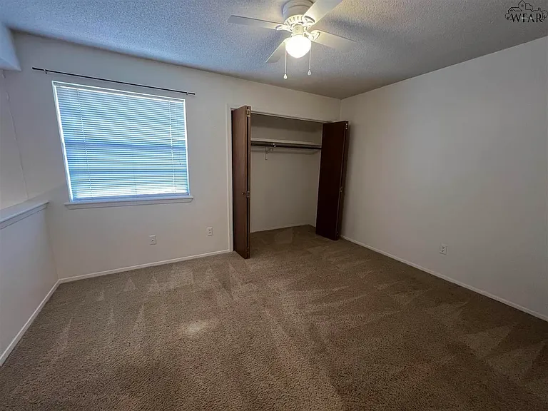 4501 Mistletoe Dr — Photo 9