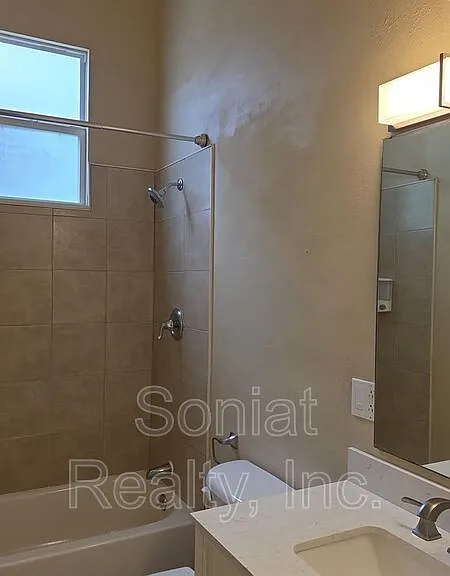 705 Felicity St — Photo 8