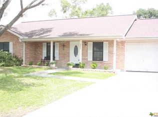 202 Sparrow Ln, Victoria, TX 77905