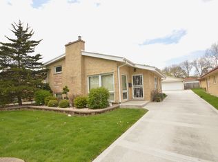 10644 Fleet St, Westchester, IL