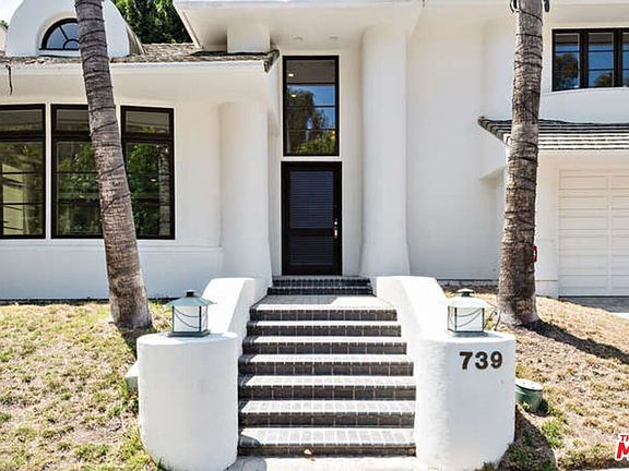 3rd image of 739 Patterson Pl