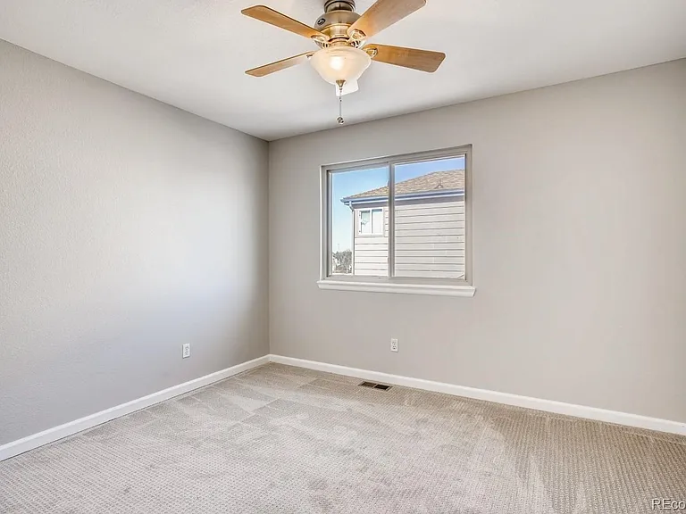 2421 S Waco Ct — Photo 22