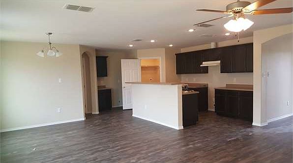 2nd image of 4411 Mercedes Dr