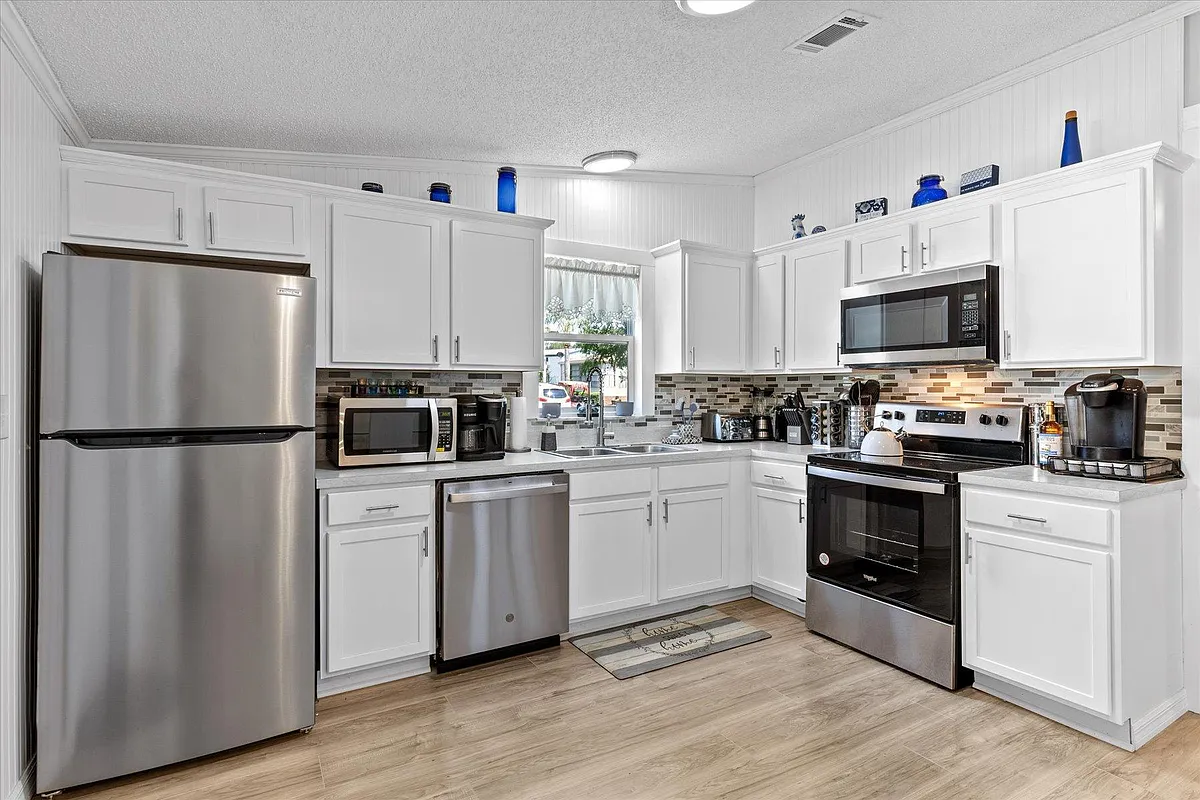 Building Photo - 1614 Myrtle Beach Dr