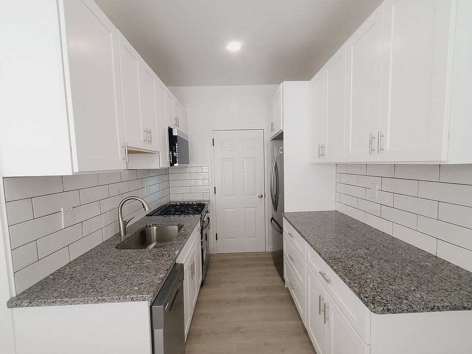 1st image of 1462 Summer St #2