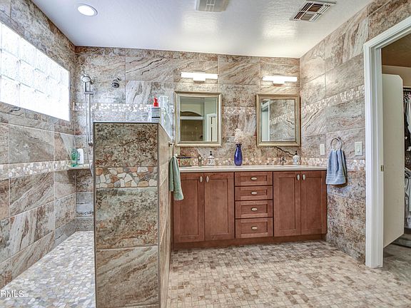 5th image of 15249 W Poinsettia Dr