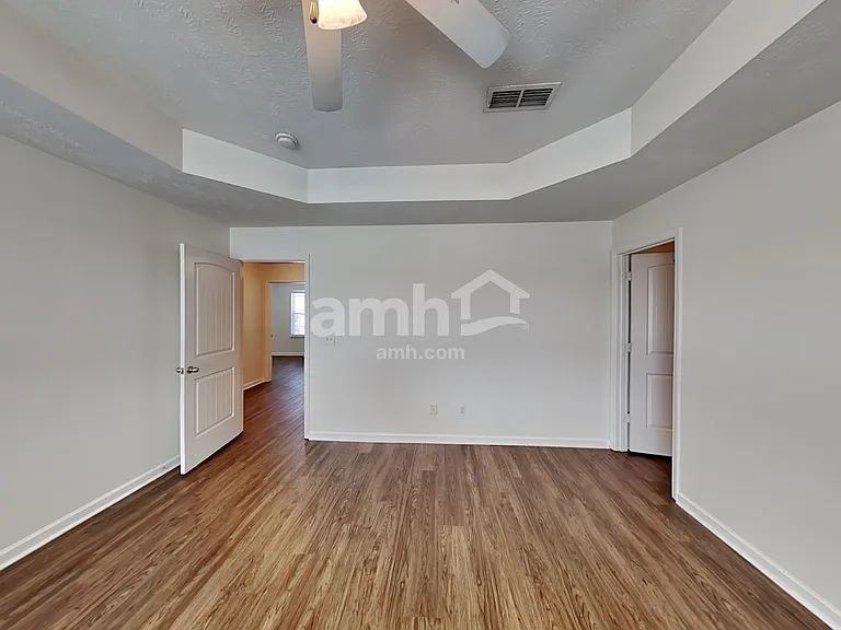 2076 Red Jacket Trce — Photo 10