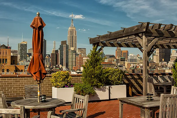 Sold by Dixon Advisory USA Inc. | media 32