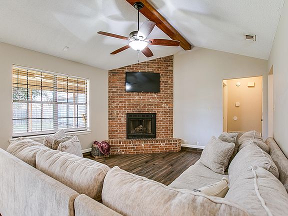 5th image of 1209 Gregory Dr
