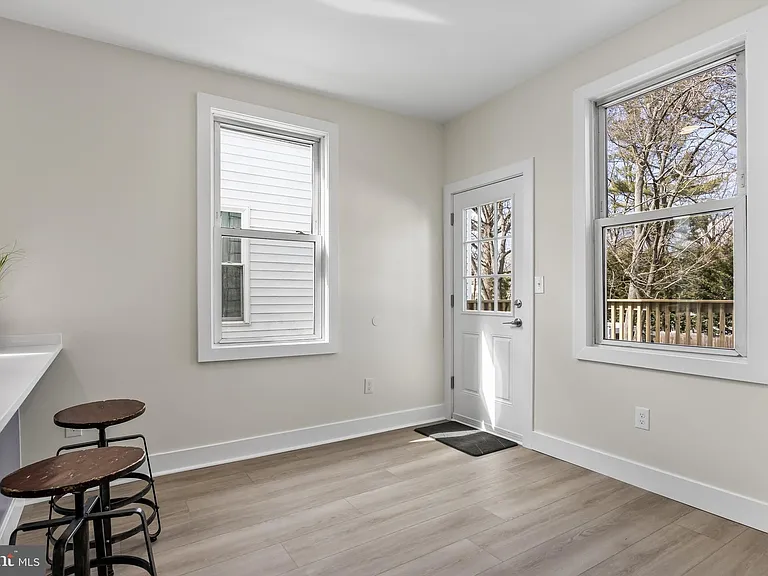 607 Station Ave — Photo 17