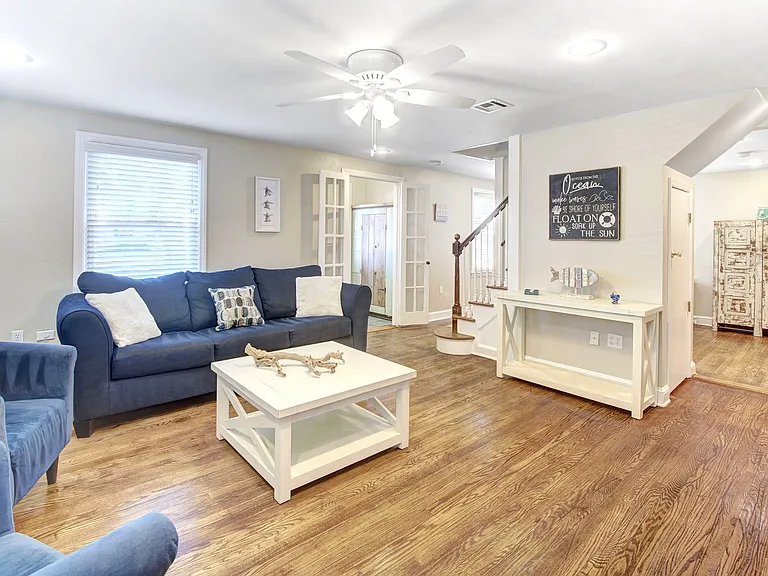309 Arnold Ave — Photo 2