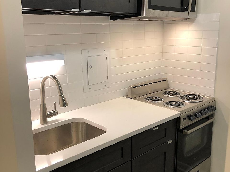 1st image of 6010 N Winthrop Ave #101