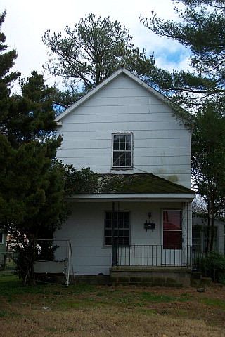 1st image of 802 Vance St