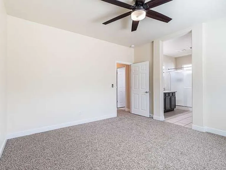 538 N Burgan Ave — Photo 19