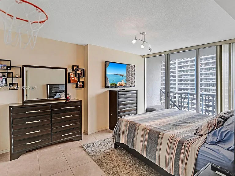 1750 N Bayshore Dr #2206 — Photo 22