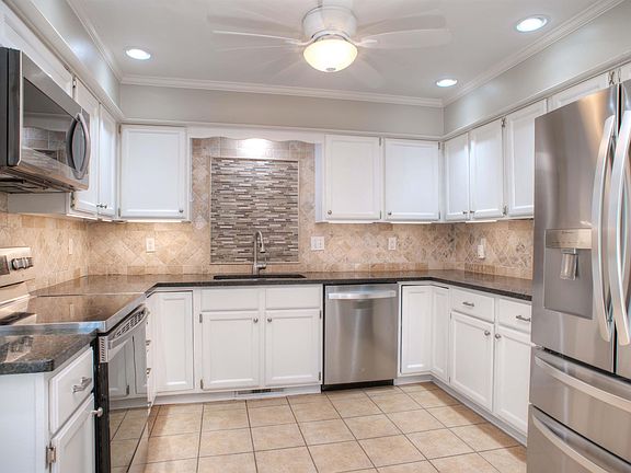 3rd image of 7861 Elm Leaf Dr