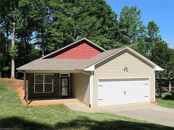 2614 Fairlawn Dr, Winston Salem, NC 27106