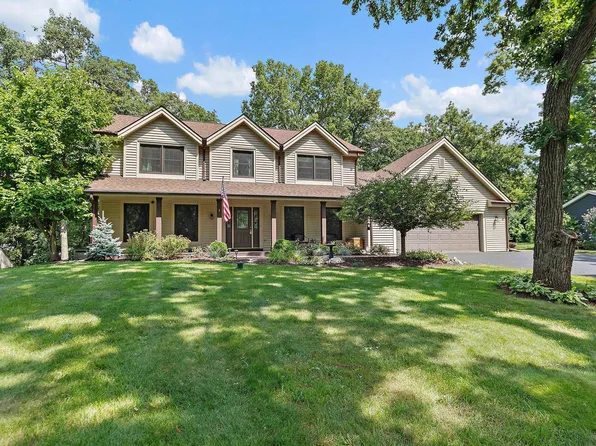 7797 N Gate Rd, Roscoe, IL 61073